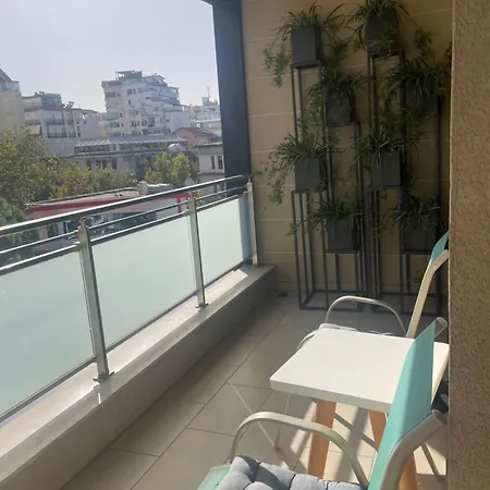 لوكس تيرانا