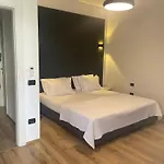 Lux * Tirana