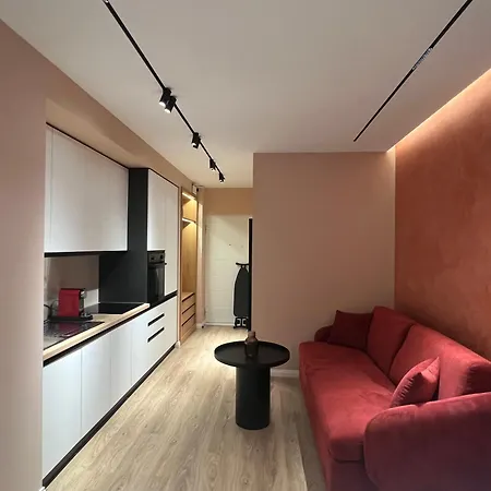 Lux * Tirana