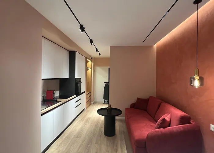 Lux * Tirana